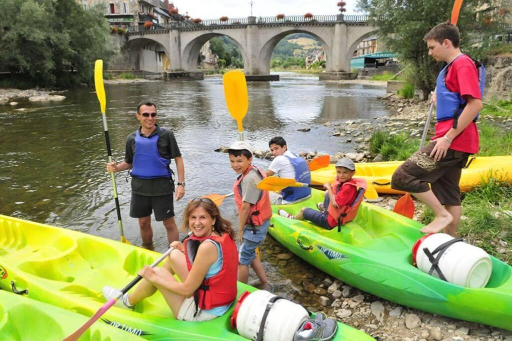 Appartamento Maison mitoyenne piscines chauffées et tourisme vert Saint-Geniez-dʼOlt Esterno foto