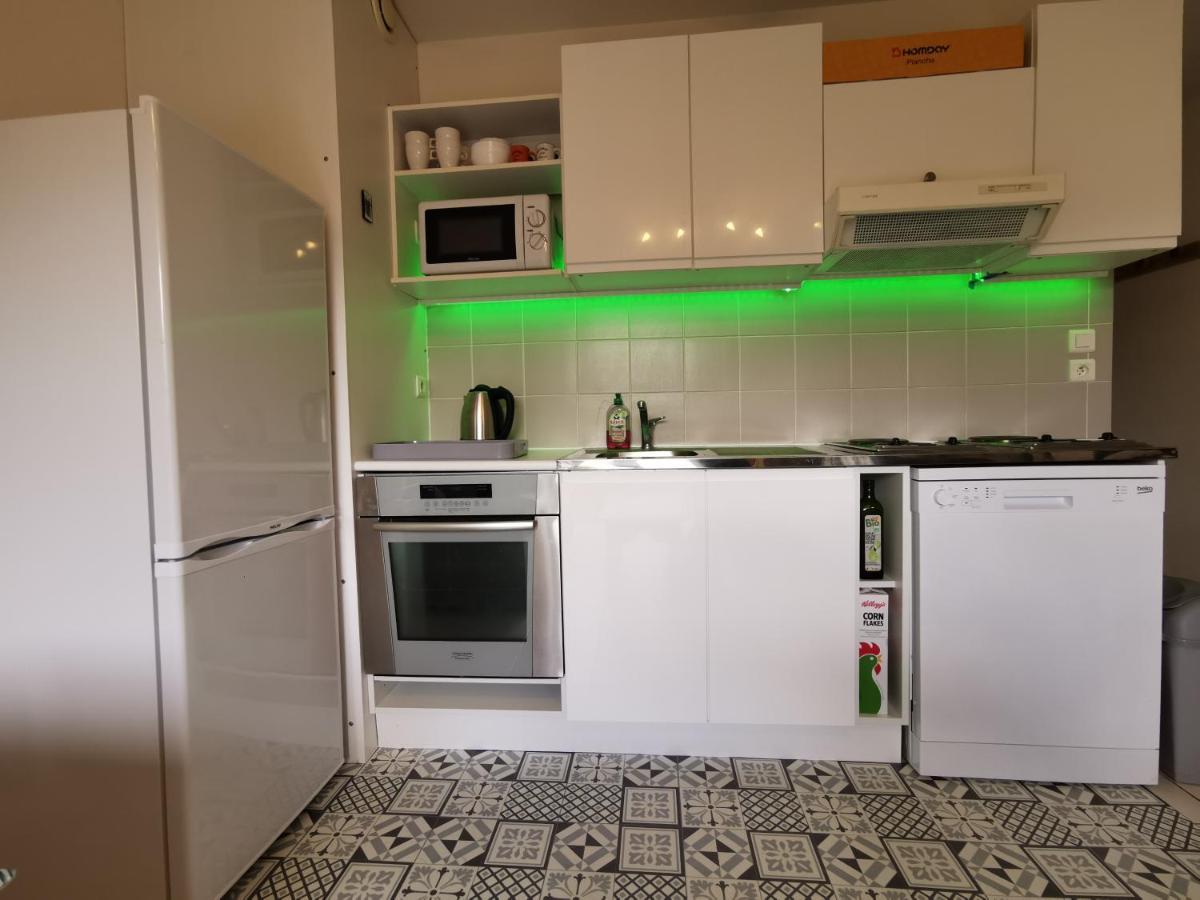 Appartamento Maison mitoyenne piscines chauffées et tourisme vert Saint-Geniez-dʼOlt Esterno foto